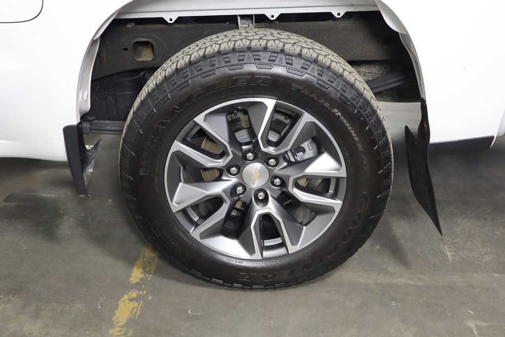 Used 2024 Chevrolet Silverado 1500 LT AWD/4WD image 39
