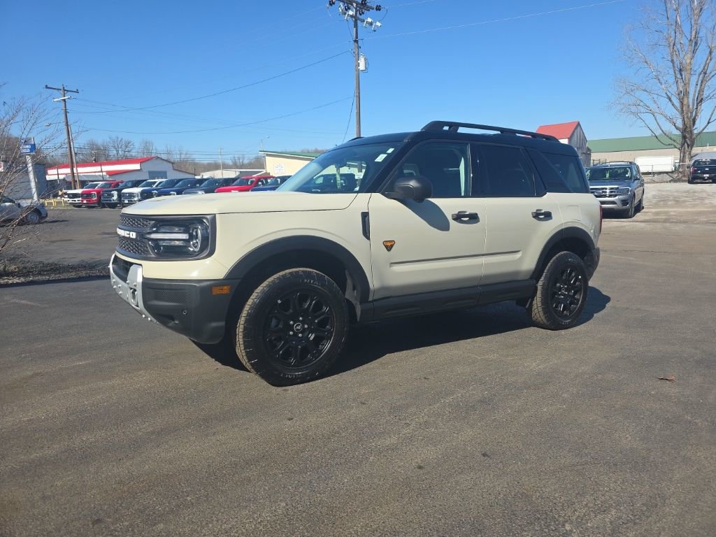 Used 2025 Ford Bronco Sport Badlands image 2