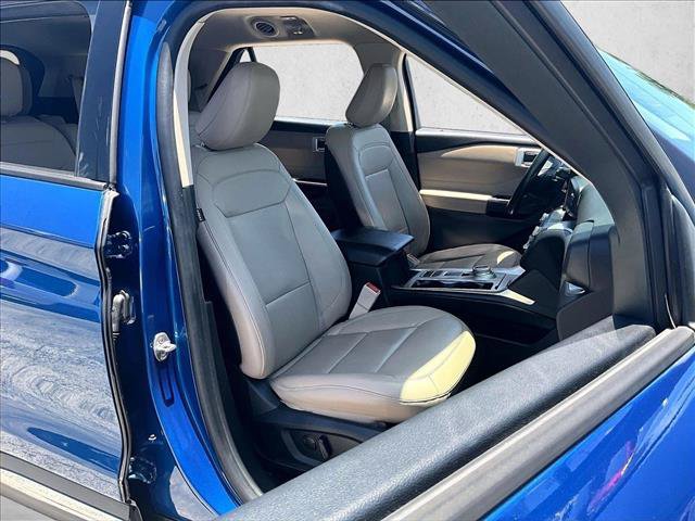 Used 2020 Ford Explorer XLT w/ Equipment Group 202A RWD image 9