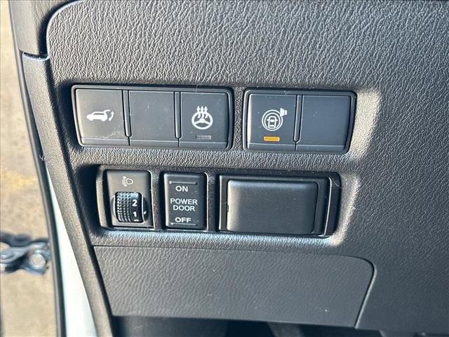 Used 2018 Nissan Armada Platinum RWD image 27