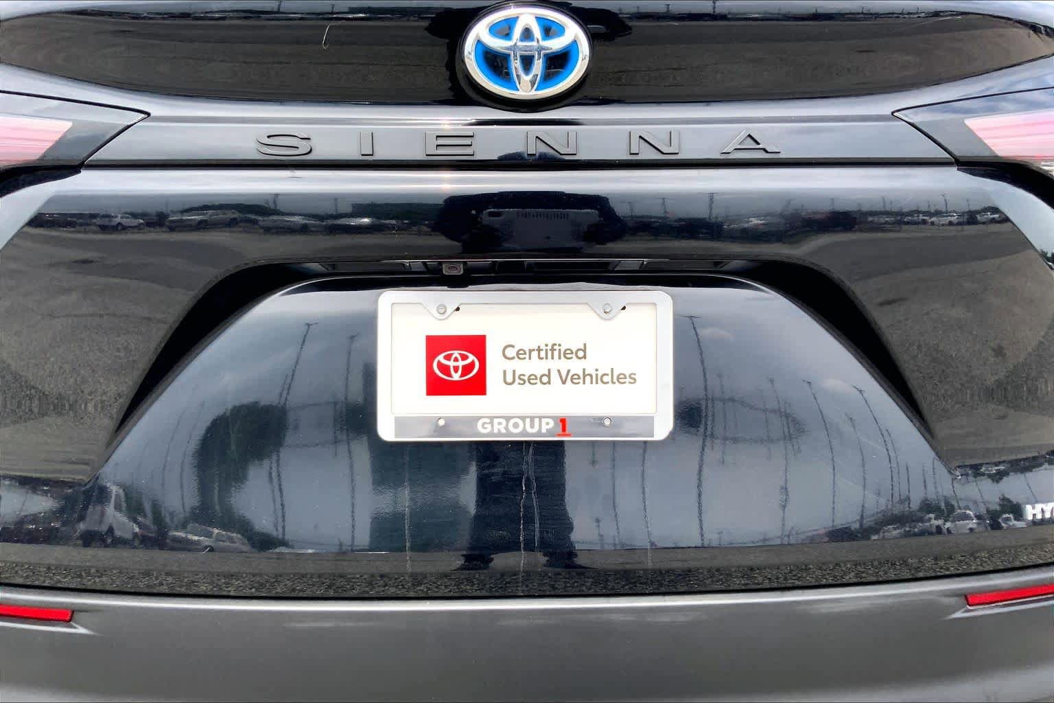 Certified 2024 Toyota Sienna LE FWD image 10