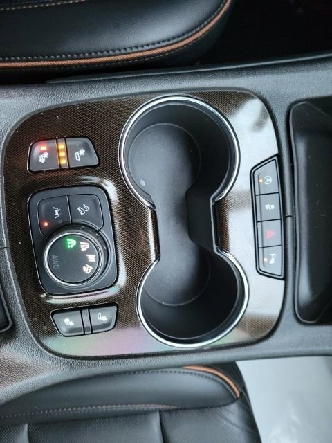 Used 2023 GMC Acadia AT4 image 37