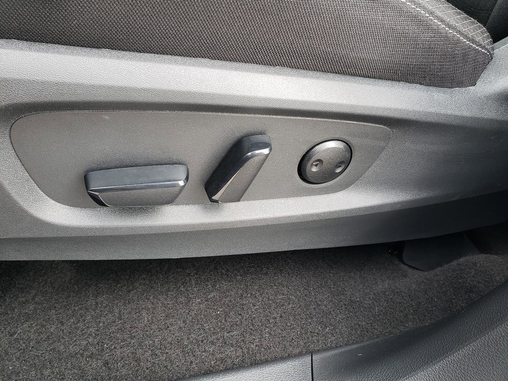 Certified 2025 Nissan Pathfinder SV image 30