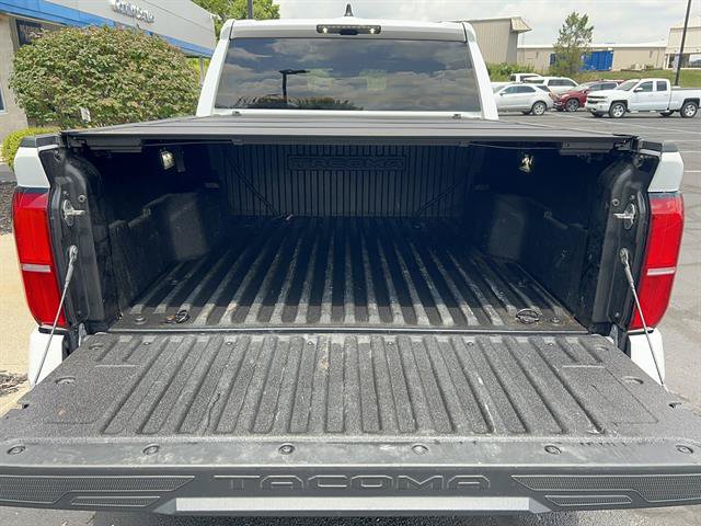 Used 2025 Toyota Tacoma TRD Off-Road AWD/4WD image 7