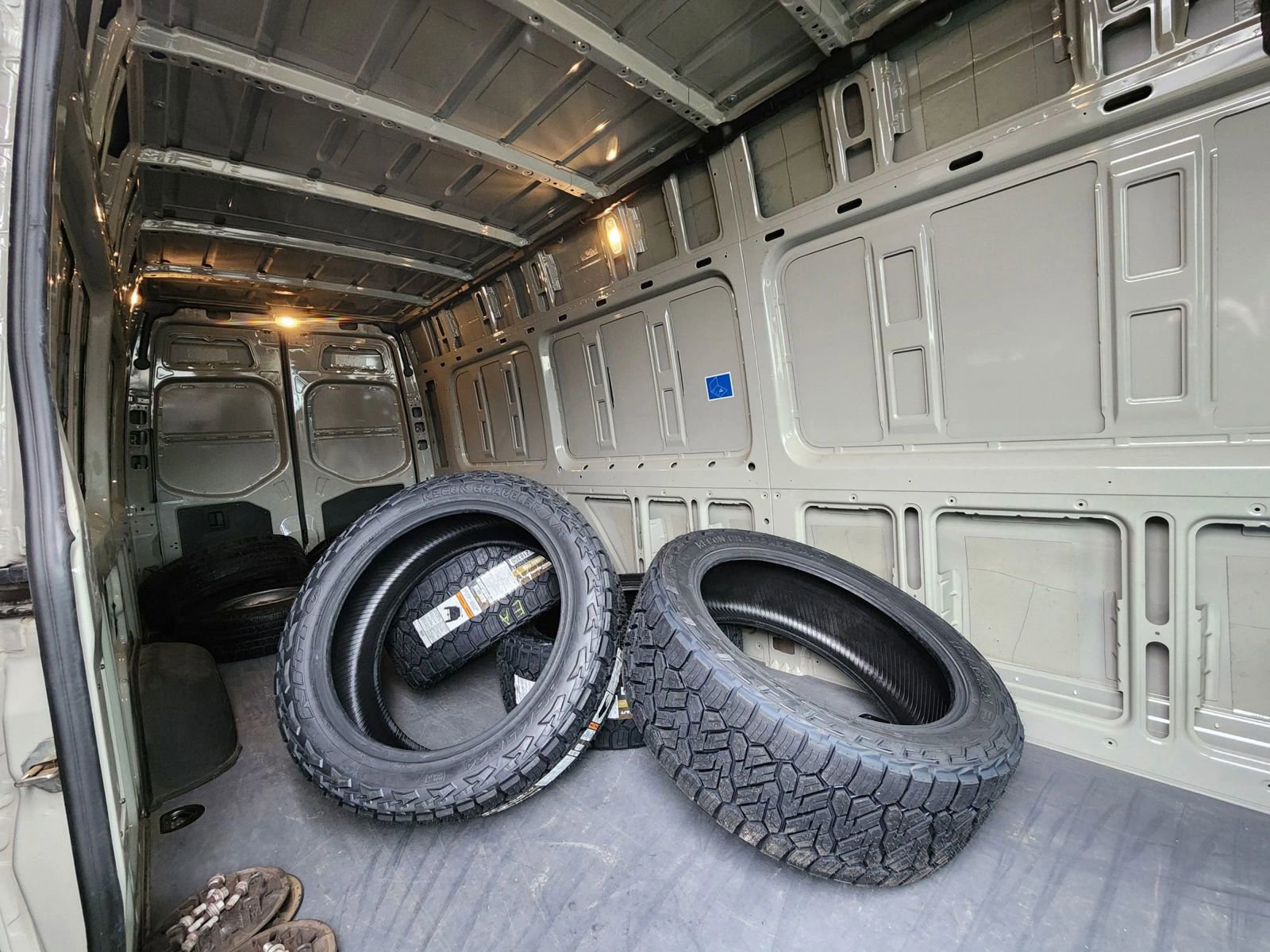 Used 2023 Mercedes-Benz Sprinter 2500 image 16