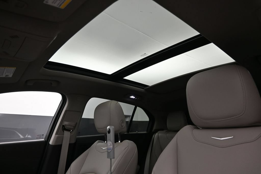 Certified 2023 Cadillac XT4 Luxury FWD image 12