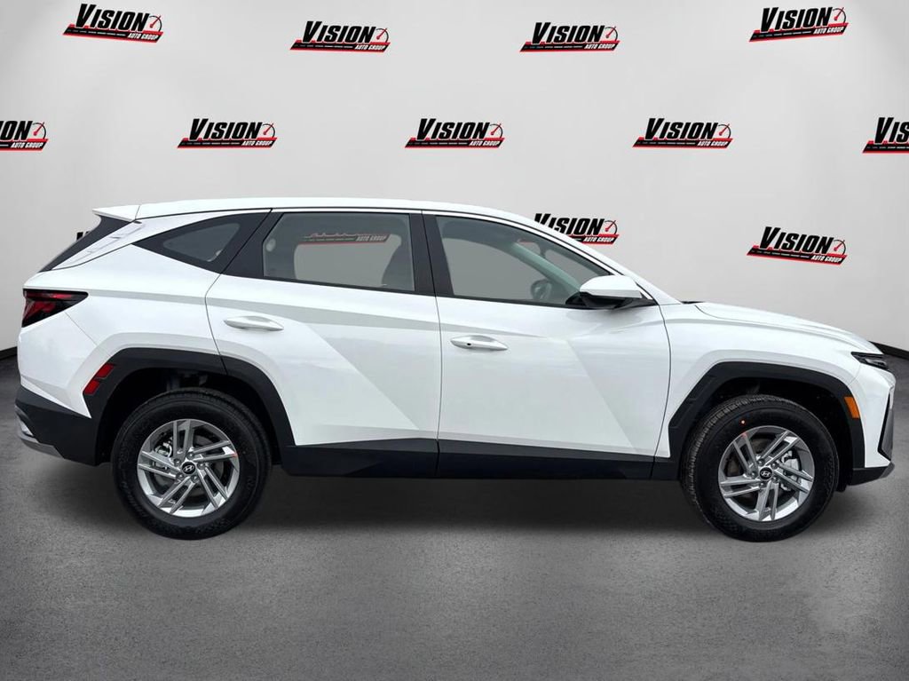 New 2026 Hyundai Tucson SE image 4