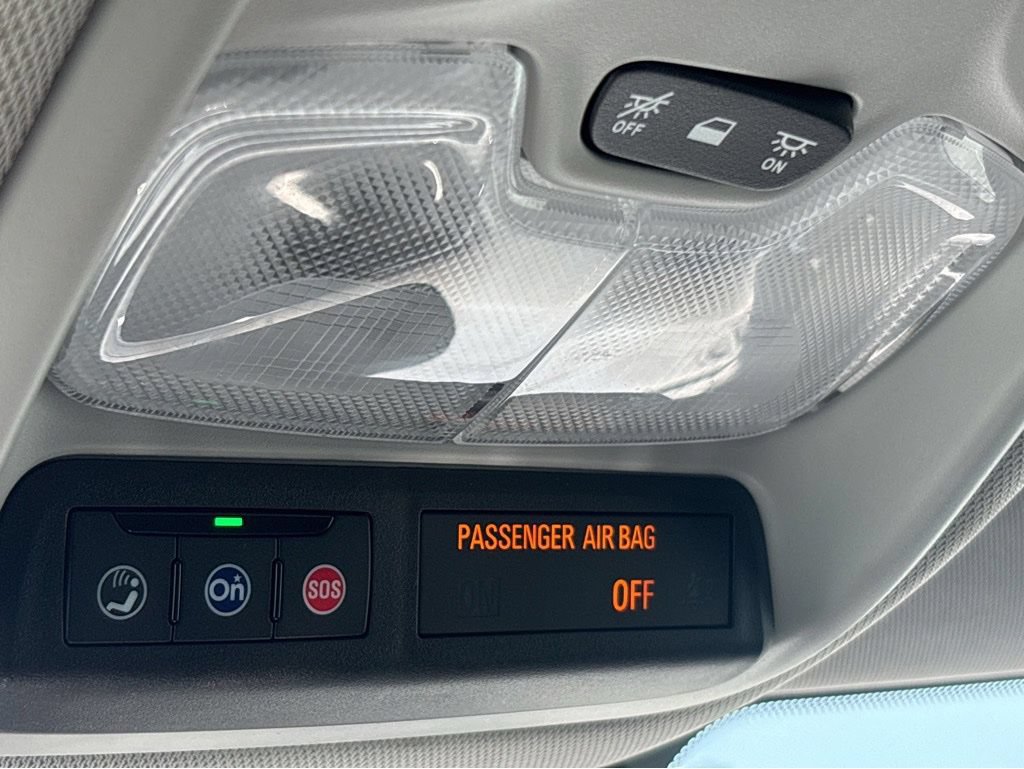 Used 2025 Chevrolet TrailBlazer LT w/ LT Cold Weather Package FWD image 18