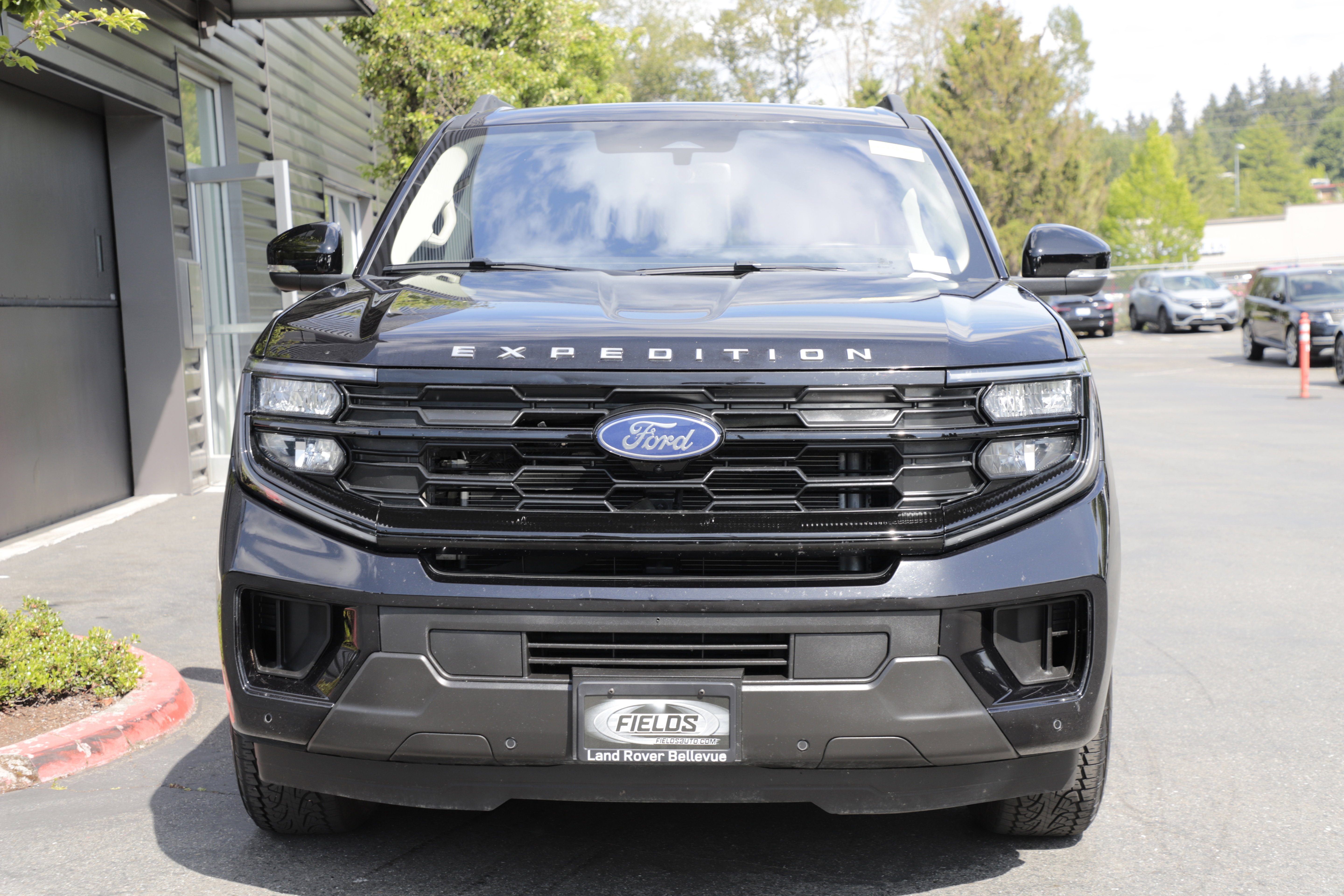Used 2025 Ford Expedition Max Active AWD/4WD image 6