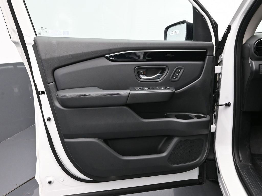 New 2025 Honda Pilot Touring image 30