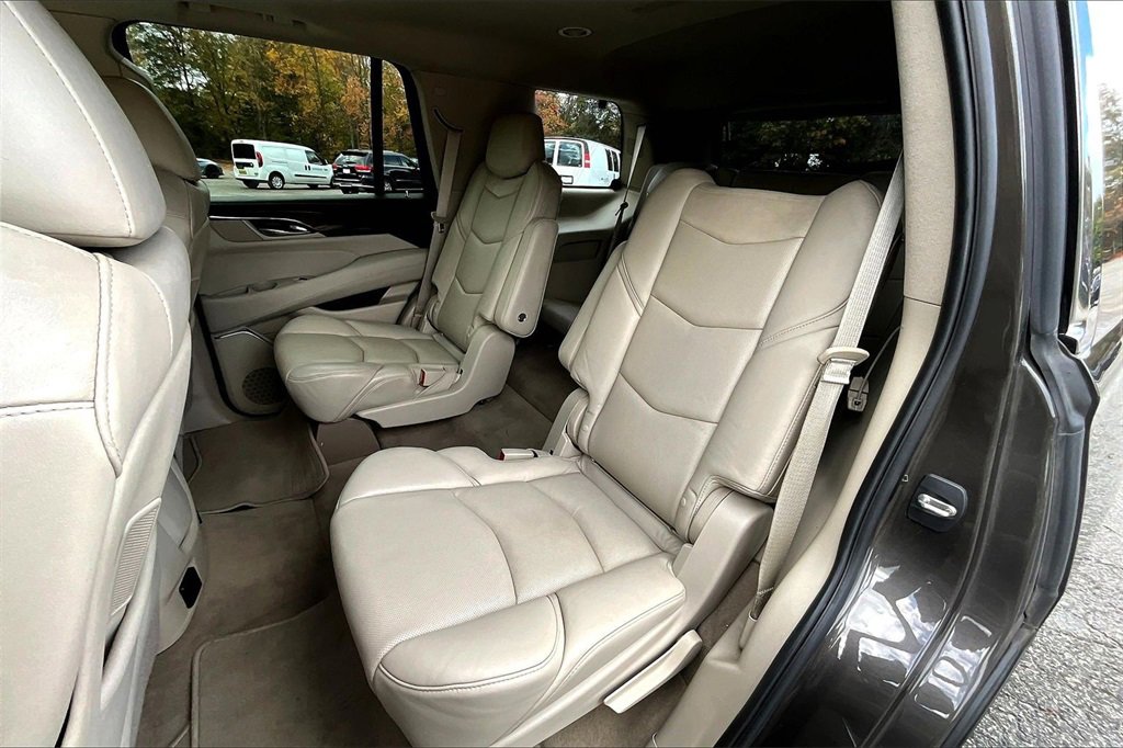 Used 2020 Cadillac Escalade Luxury image 20