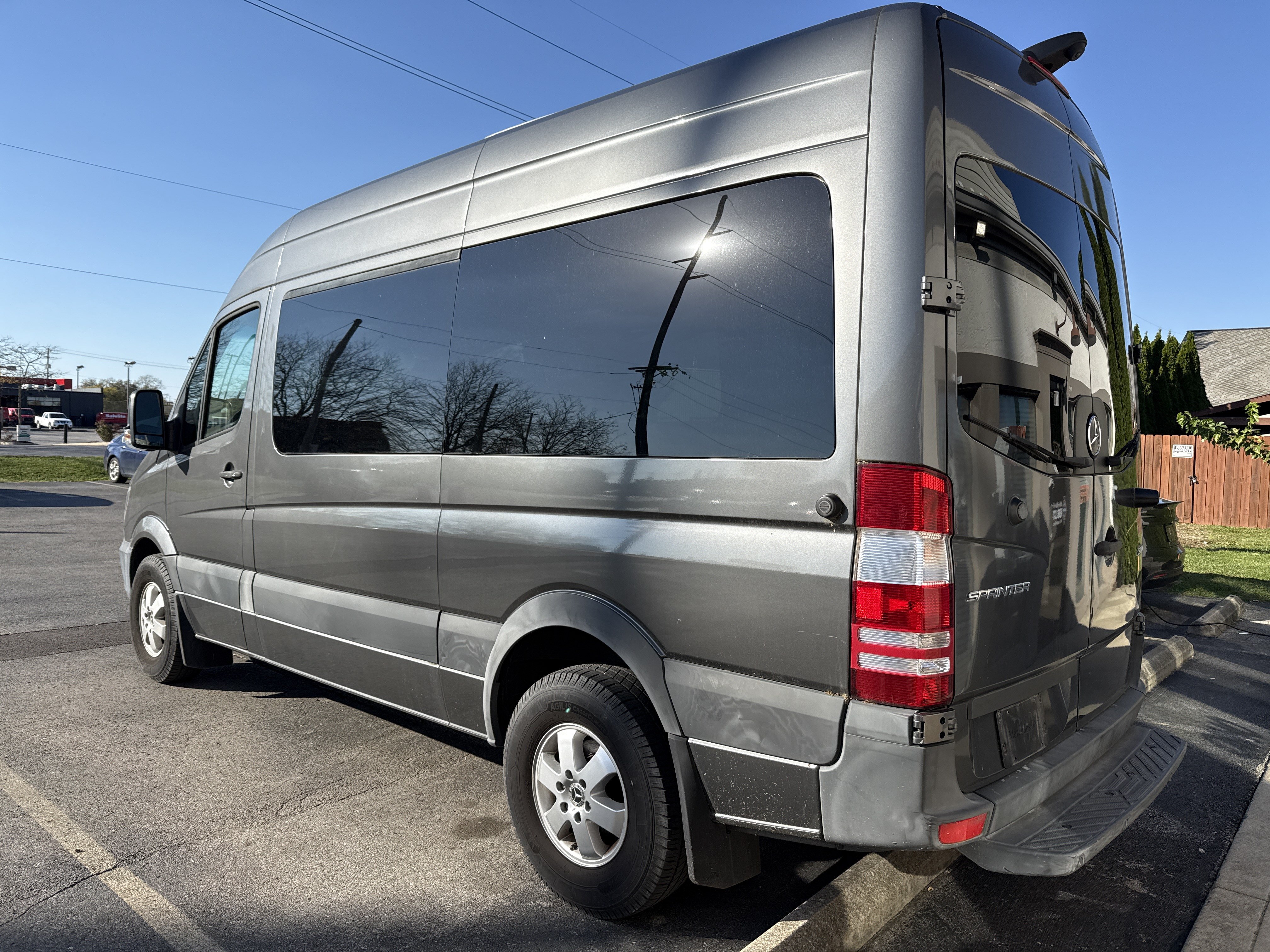 Used 2018 Mercedes-Benz Sprinter 2500 image 2