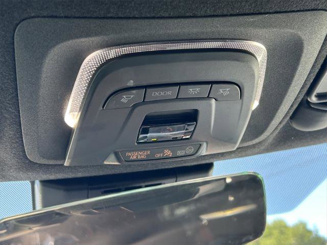 Certified 2025 Toyota Corolla SE image 18