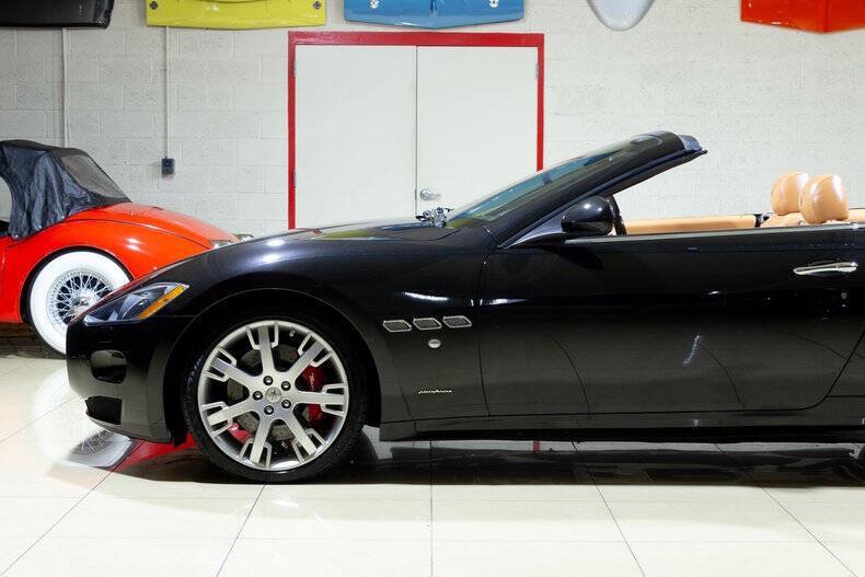 Used 2015 Maserati GranTurismo Convertible RWD image 5