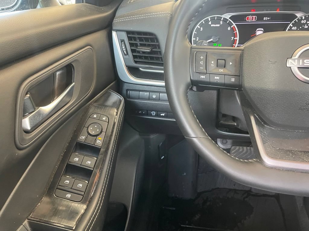 Certified 2026 Nissan Rogue SV FWD image 11