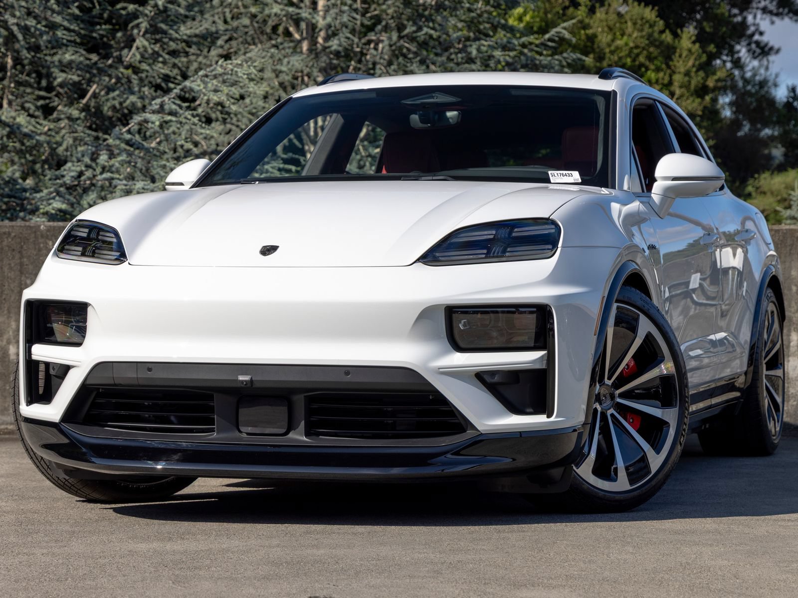 New 2025 Porsche Macan Turbo Electric AWD/4WD image 1