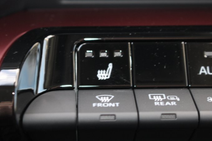 New 2026 Toyota Prius Plug-In Hybrid FWD image 18