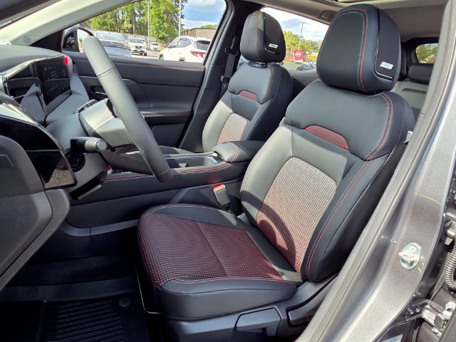 New 2027 Nissan Kicks SR w/ SR Premium Package FWD image 9