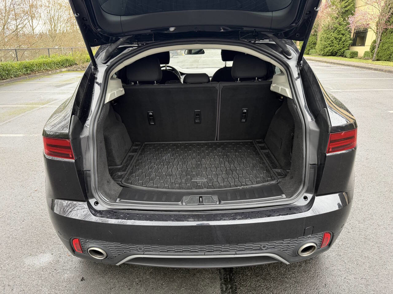 Used 2019 Jaguar E-PACE image 7