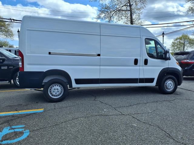 Used 2024 RAM ProMaster 2500 w/ Convenience Group image 9