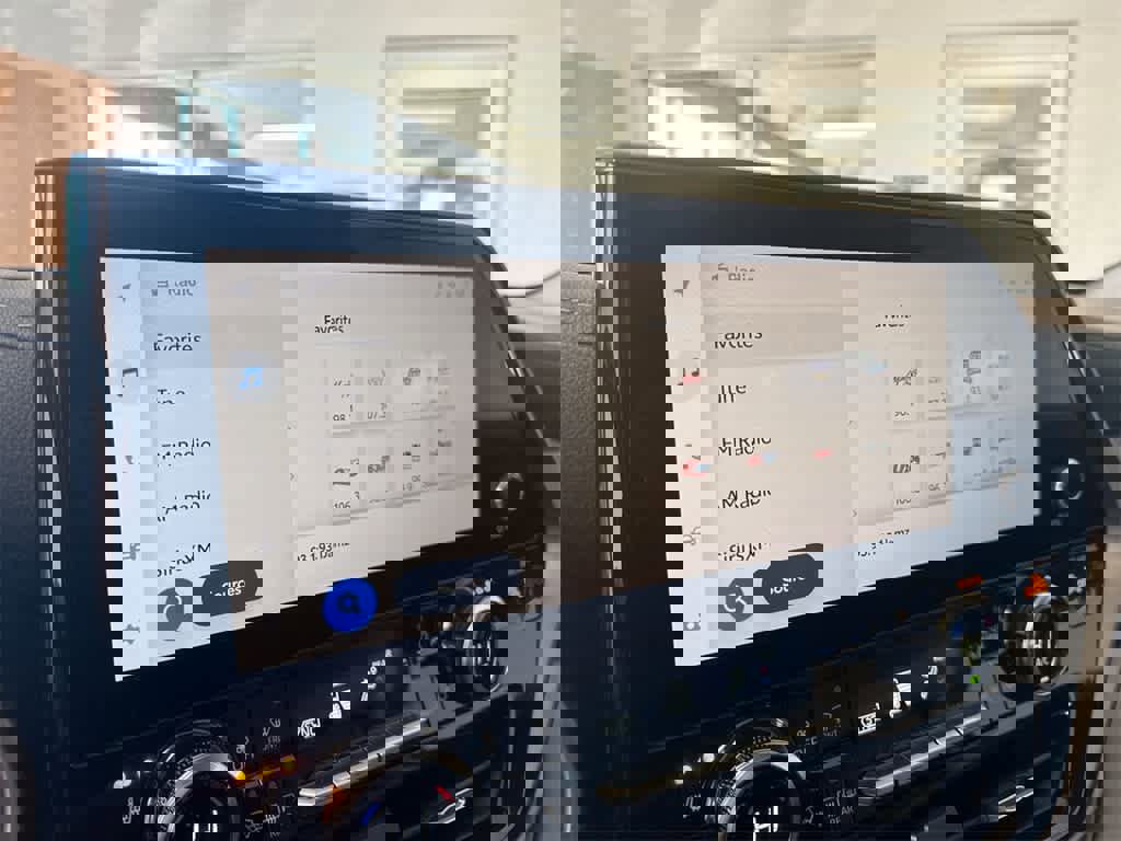 Used 2023 Toyota Highlander Limited image 32