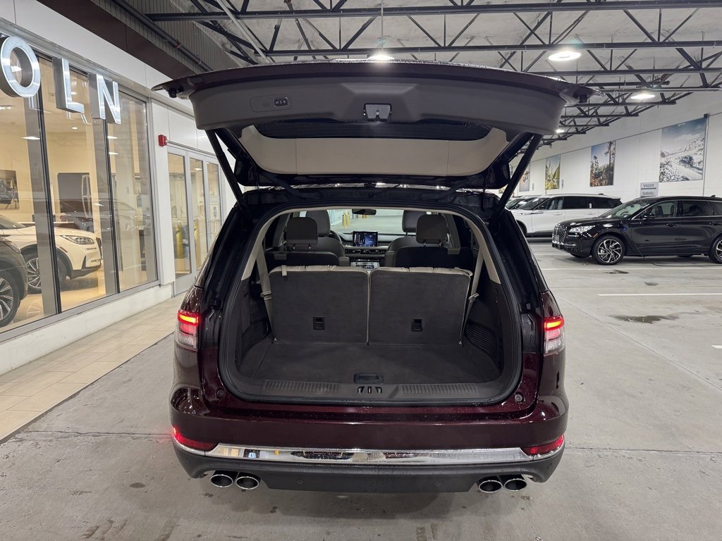 Used 2022 Lincoln Aviator AWD w/ Premium Package image 6