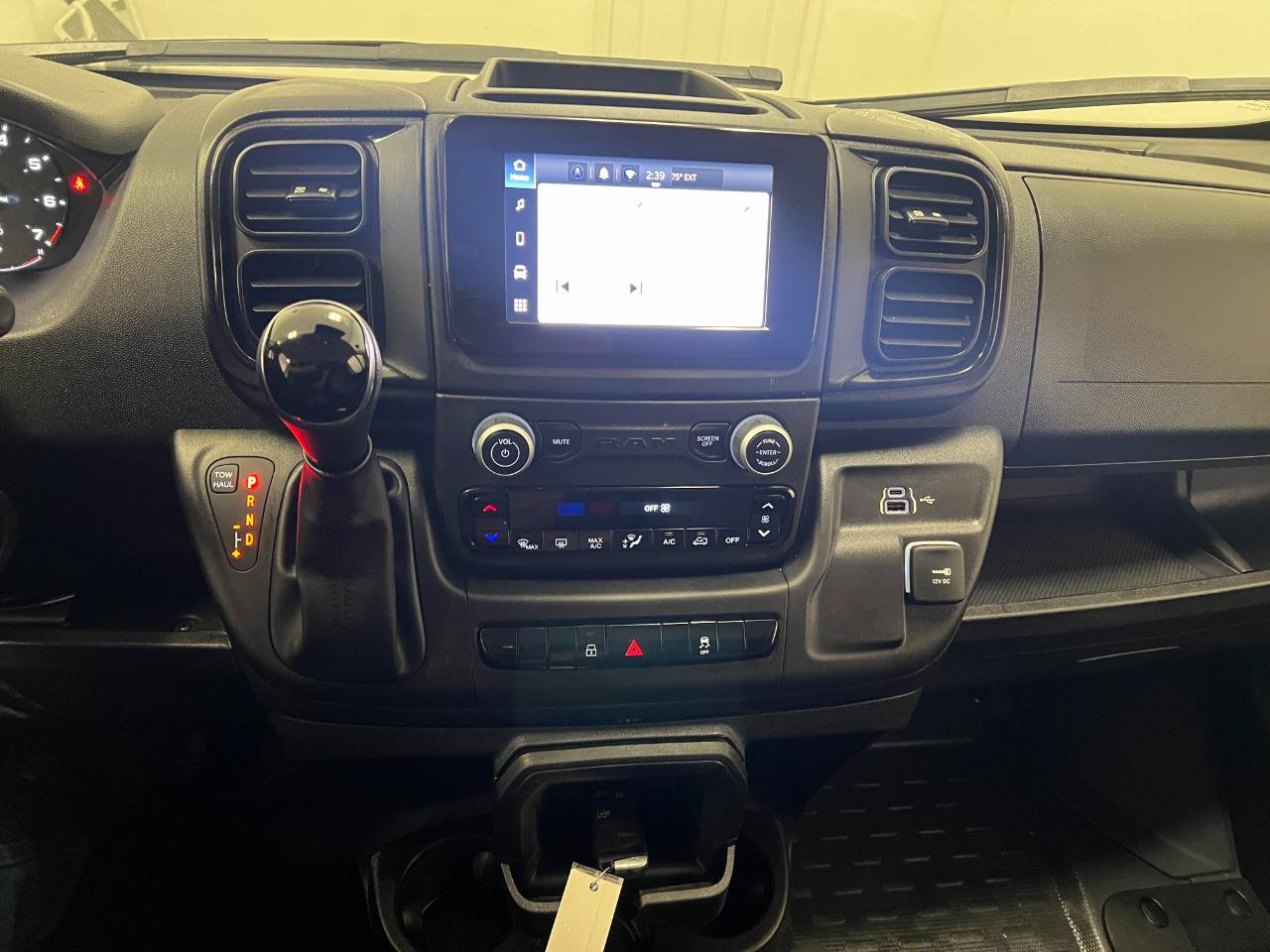 Used 2025 RAM ProMaster 2500 w/ Convenience Group FWD image 42