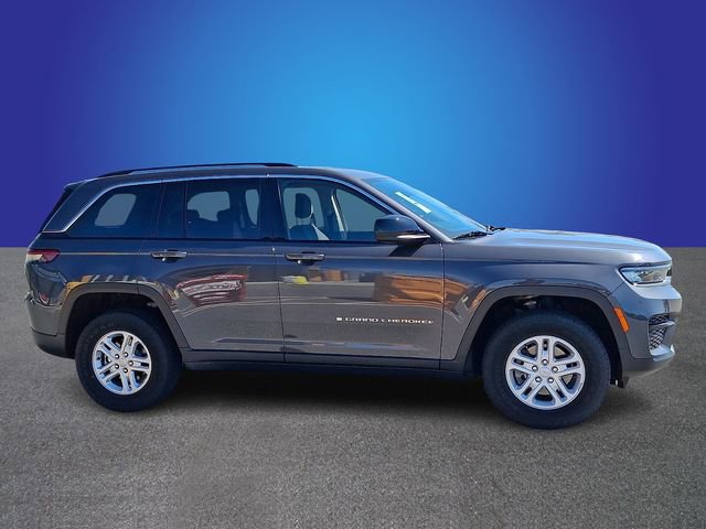 Used 2022 Jeep Grand Cherokee Laredo w/ Luxury Tech Group I image 4