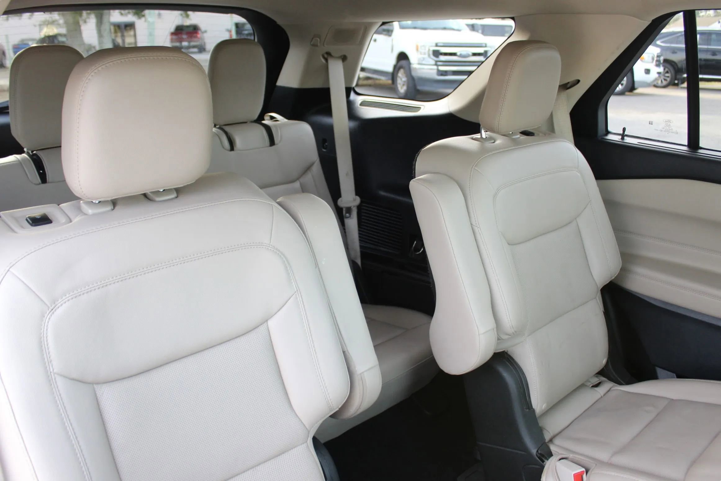 Used 2021 Ford Explorer Limited image 25