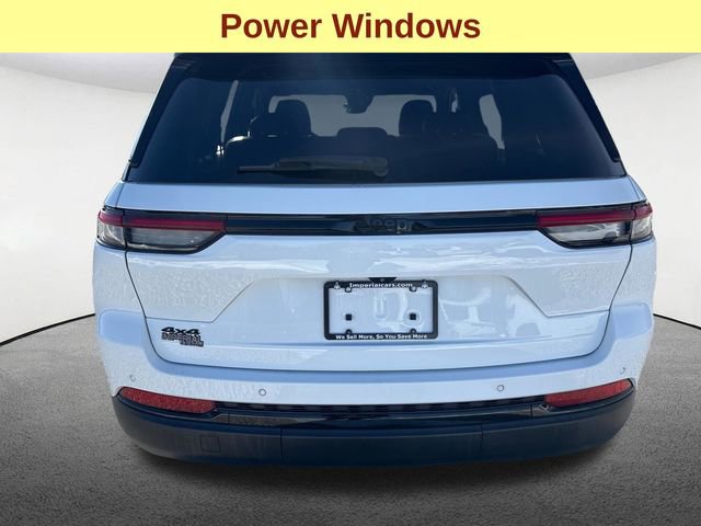 Used 2022 Jeep Grand Cherokee Altitude image 12