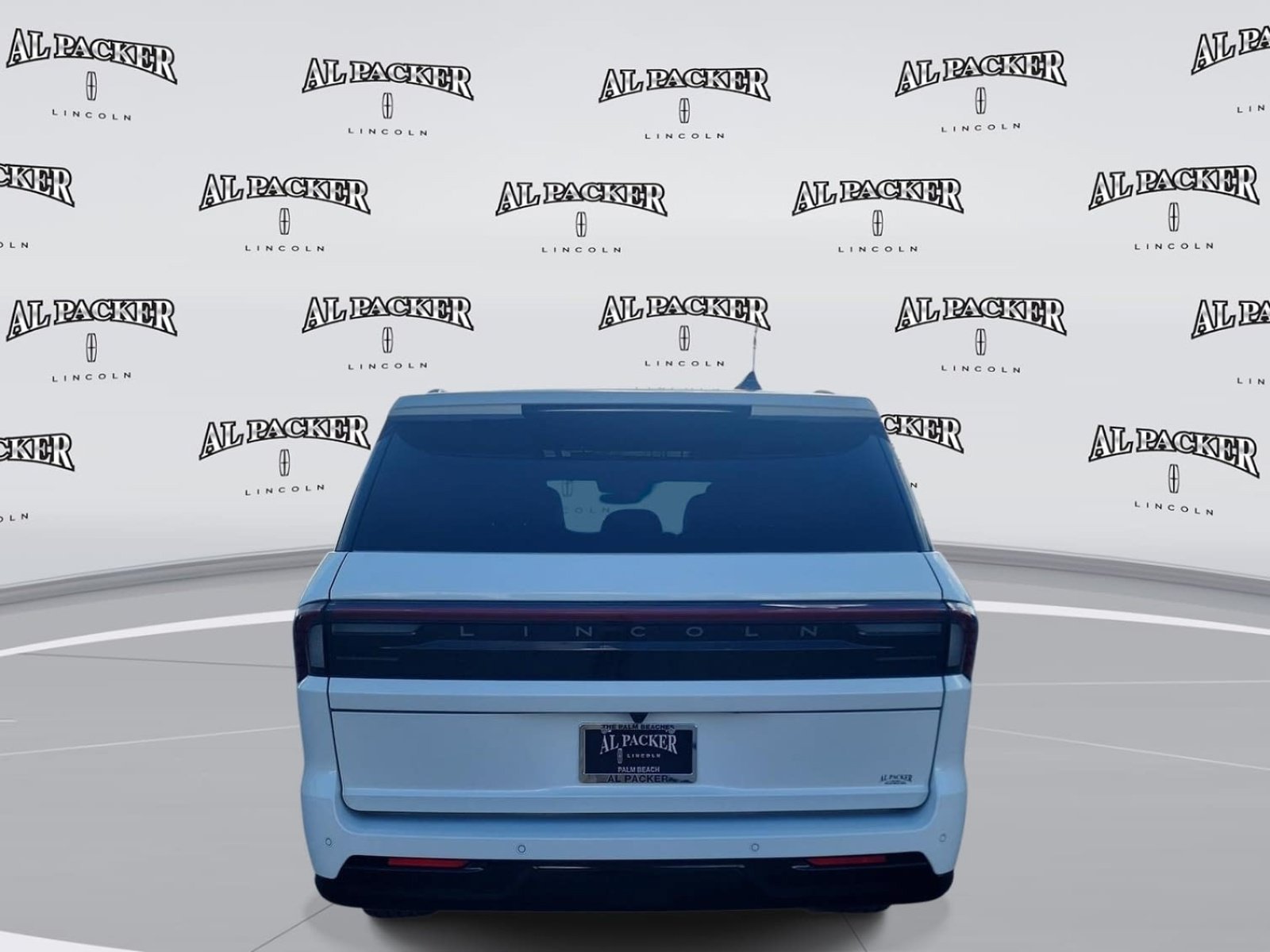 New 2027 Lincoln Navigator Reserve w/ Jet Appearance Package AWD/4WD image 4