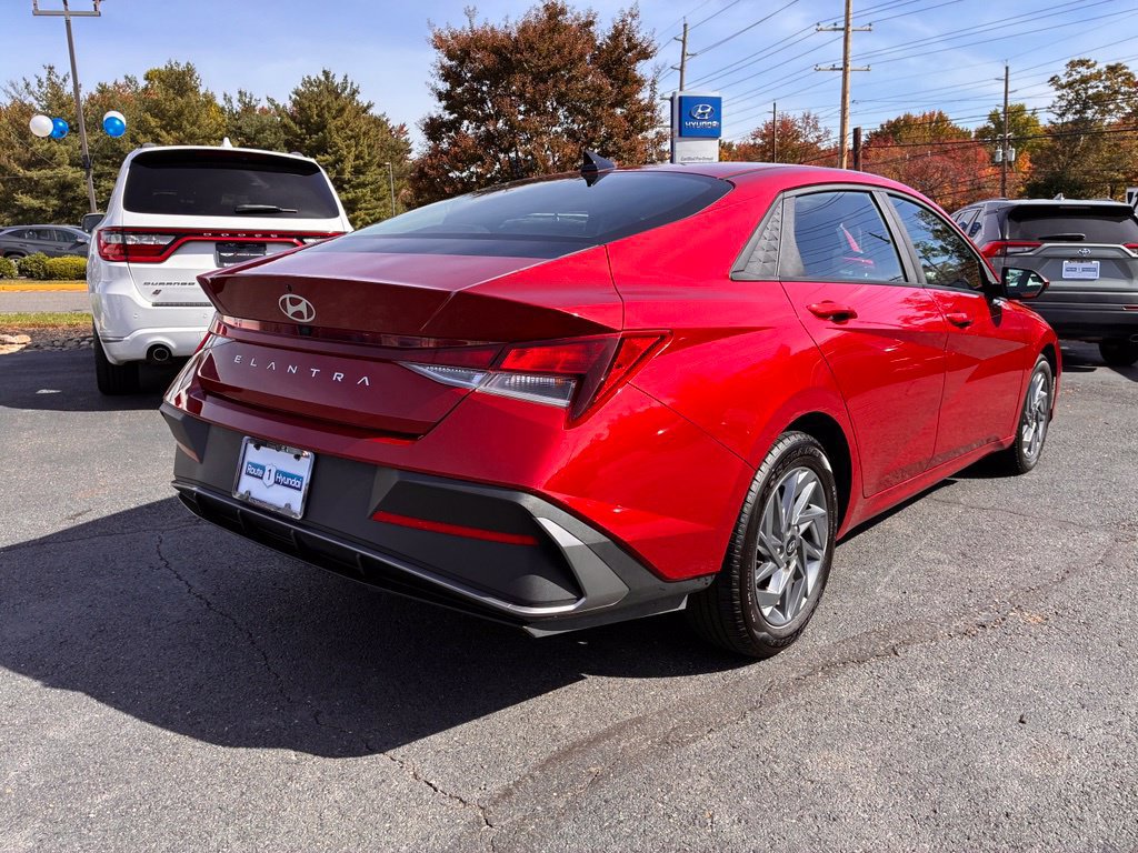 Certified 2024 Hyundai Elantra SEL FWD image 7