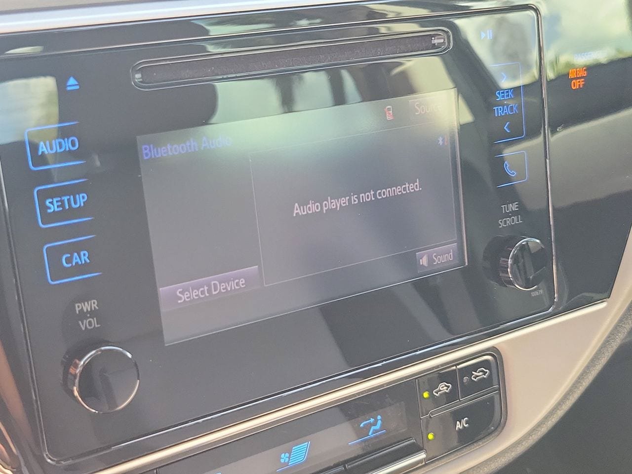 Used 2019 Toyota Corolla LE FWD image 24