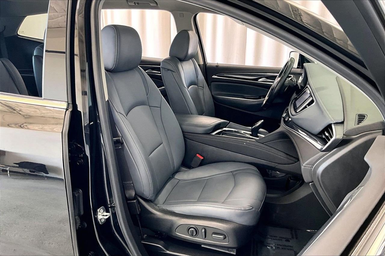 Used 2021 Buick Enclave Essence w/ Sound and Sites Package image 6