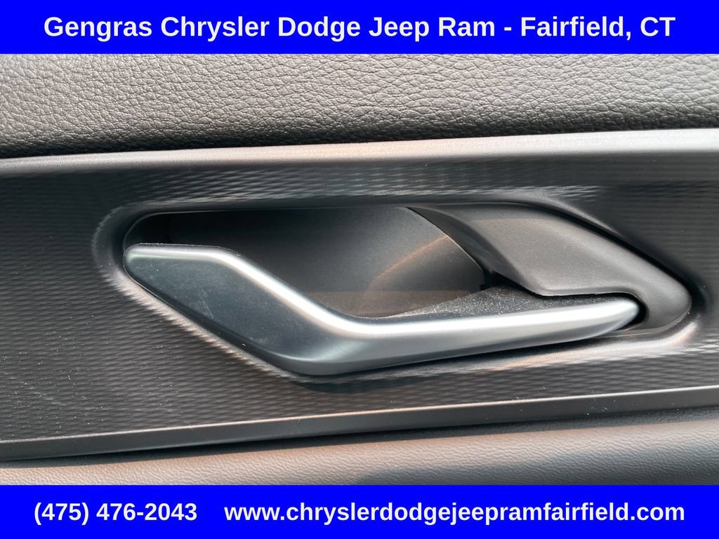 Certified 2023 Jeep Grand Cherokee Laredo X AWD/4WD image 24