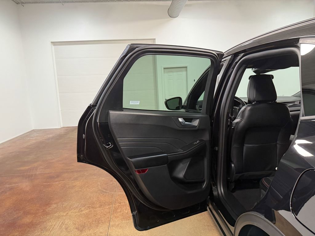 Used 2025 Ford Escape ST-Line AWD/4WD image 46