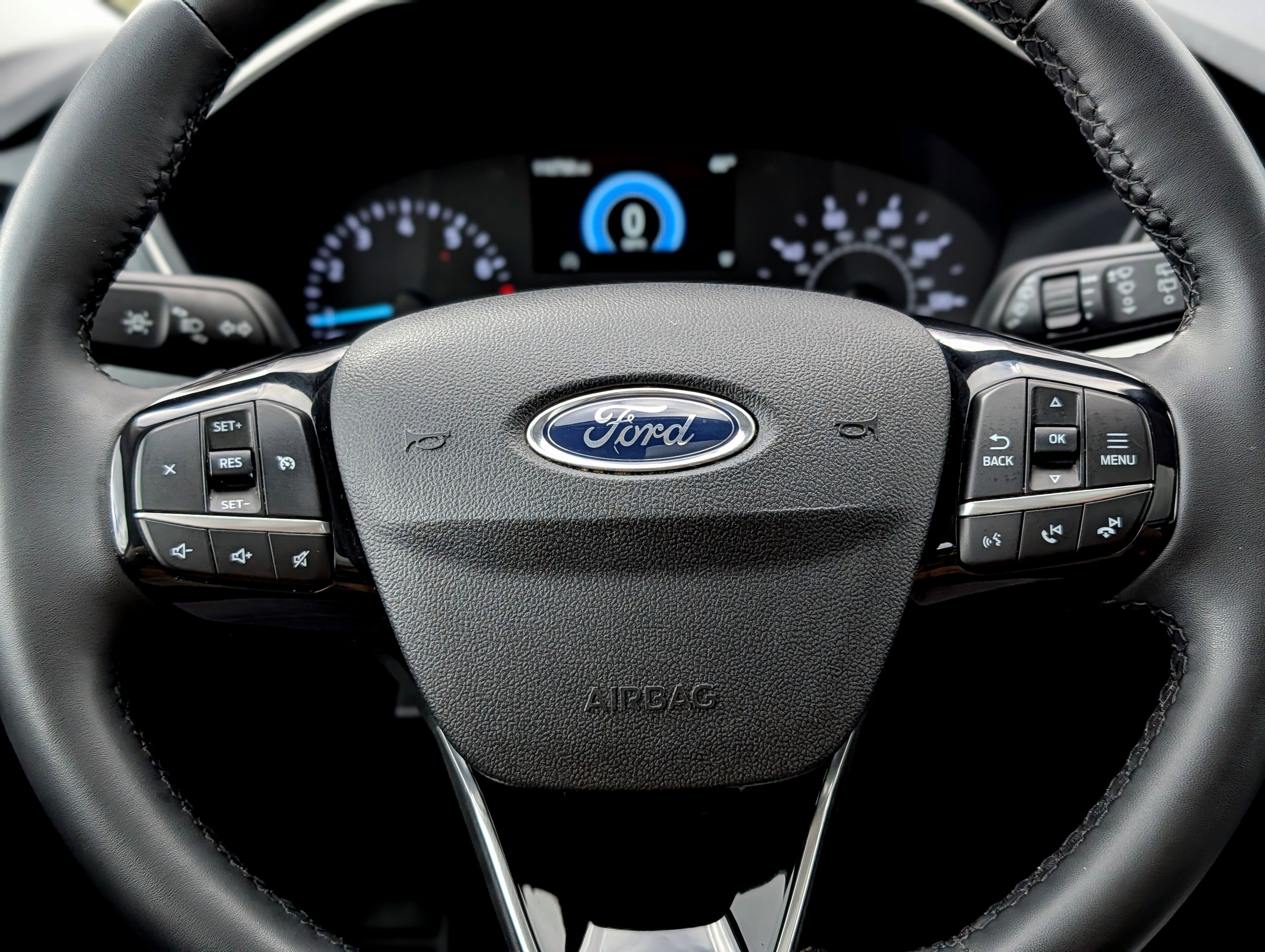 Used 2022 Ford Escape SE w/ SE Sport Appearance Package image 18