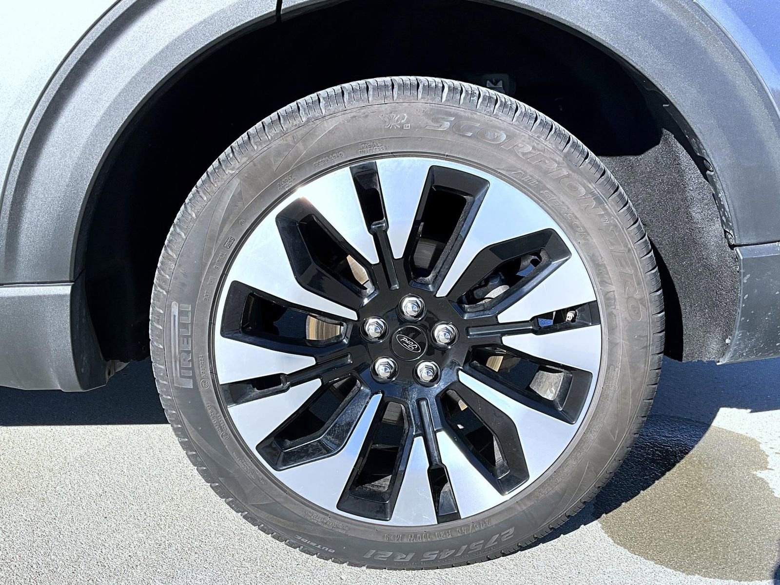 Used 2025 Ford Explorer Platinum w/ LUX Leather Package image 29