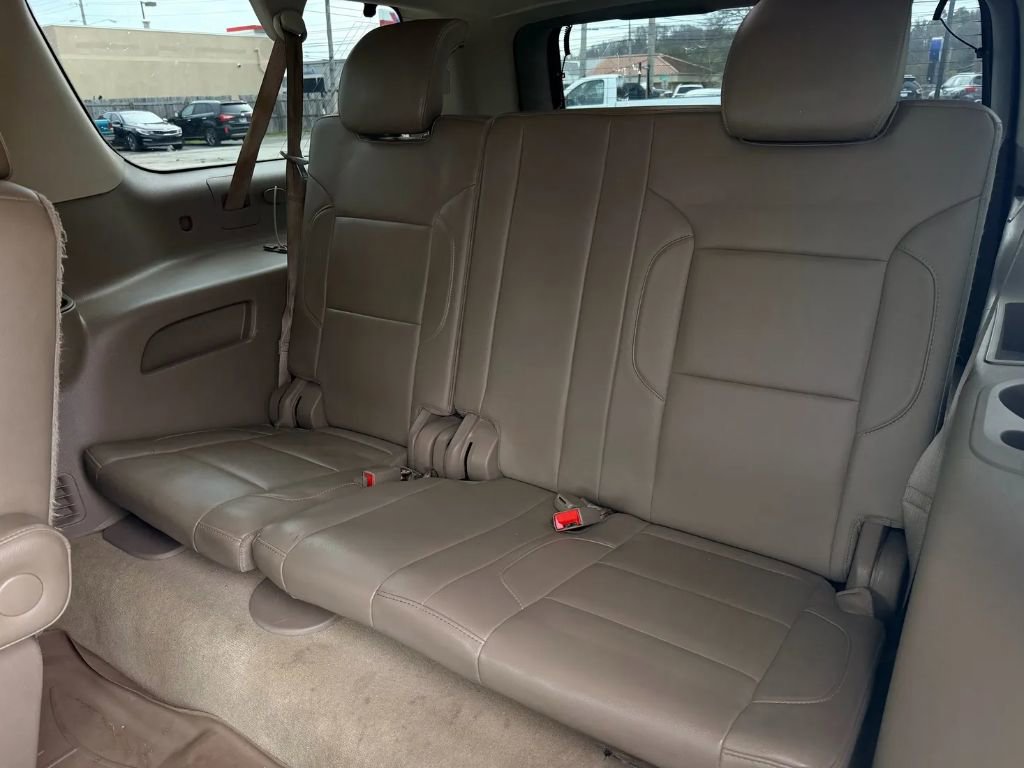 Used 2015 Chevrolet Suburban LT image 13