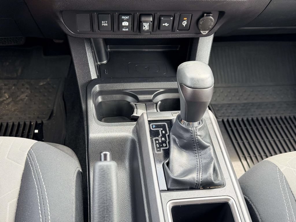 Certified 2022 Toyota Tacoma TRD Sport AWD/4WD image 7