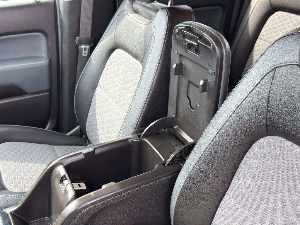 Used 2018 Chevrolet Colorado Z71 AWD/4WD image 18
