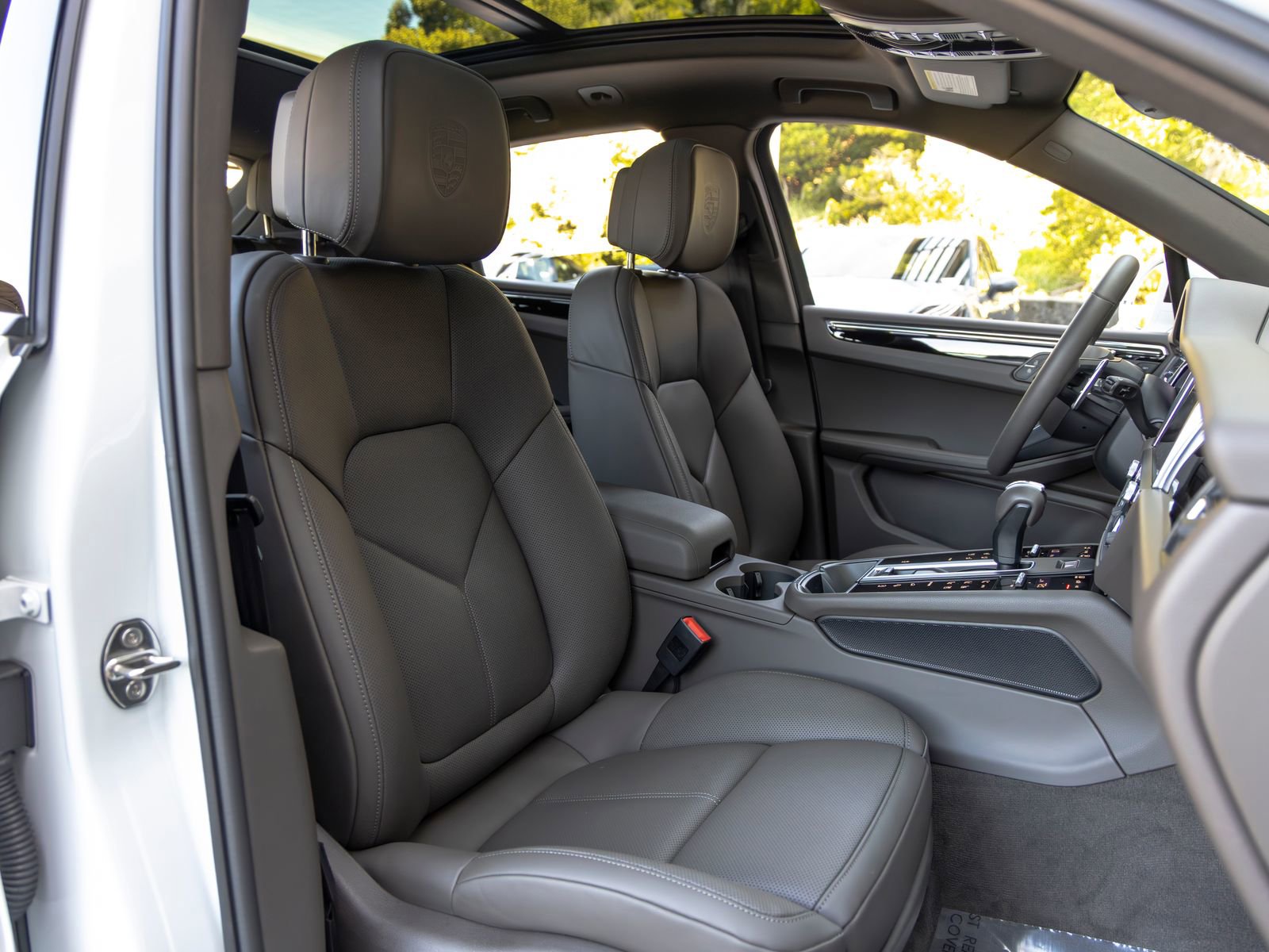 Certified 2026 Porsche Macan image 59