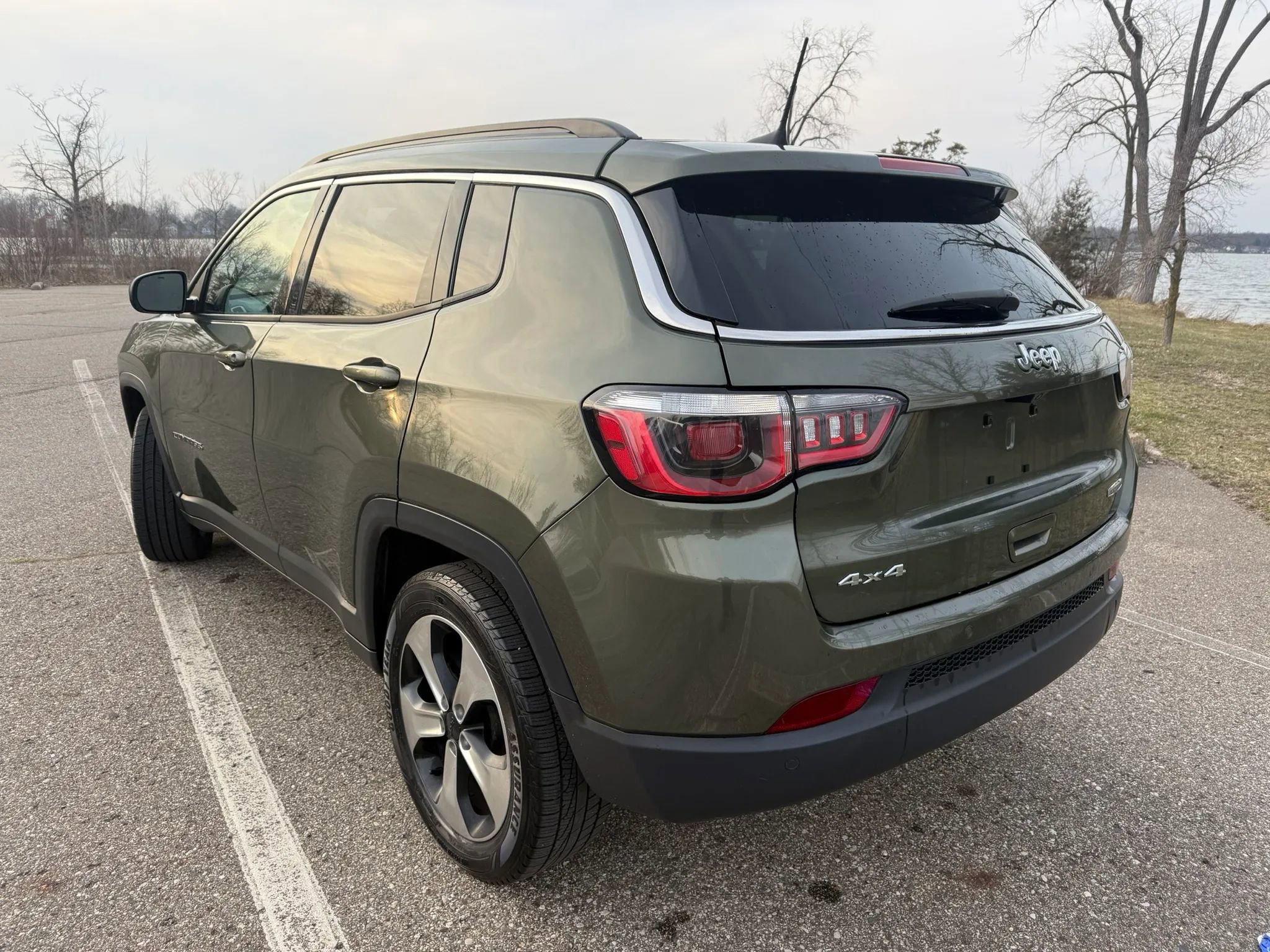 Used 2018 Jeep Compass Latitude w/ Popular Equipment Group image 8