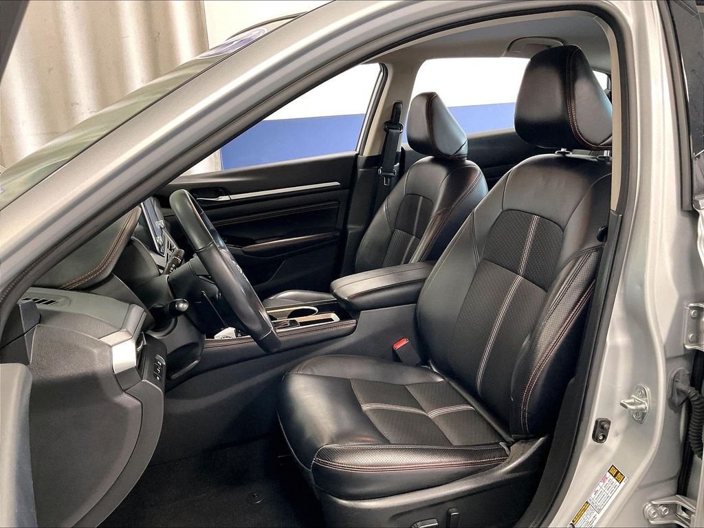 Used 2023 Nissan Altima 2.5 SR FWD image 10