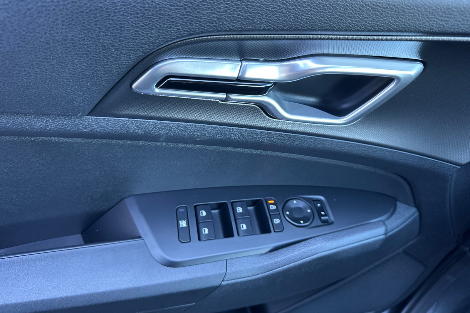 New 2027 Kia Sportage LX FWD image 11