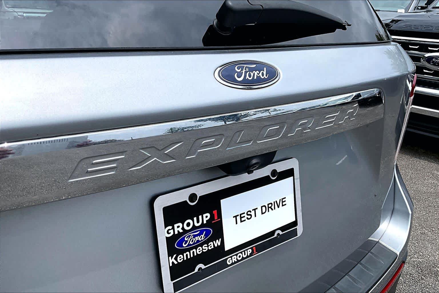 Used 2022 Ford Explorer XLT w/ Equipment Group 202A RWD image 31