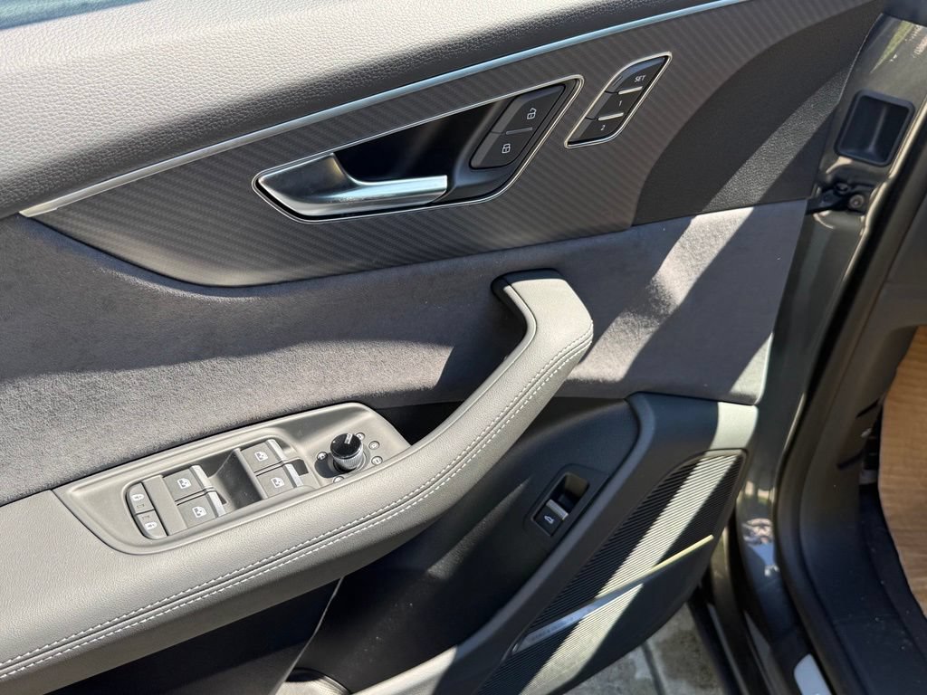 New 2026 Audi SQ8 Premium Plus AWD/4WD image 26