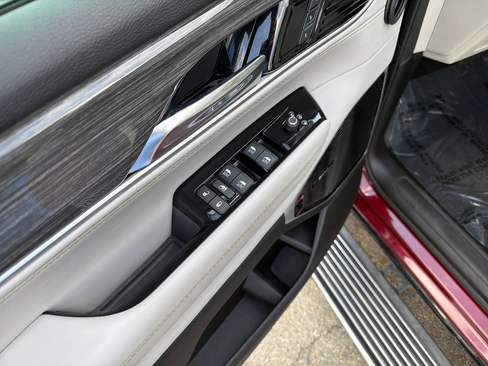 Used 2022 Jeep Wagoneer Series III w/ Premium Group I AWD/4WD image 12