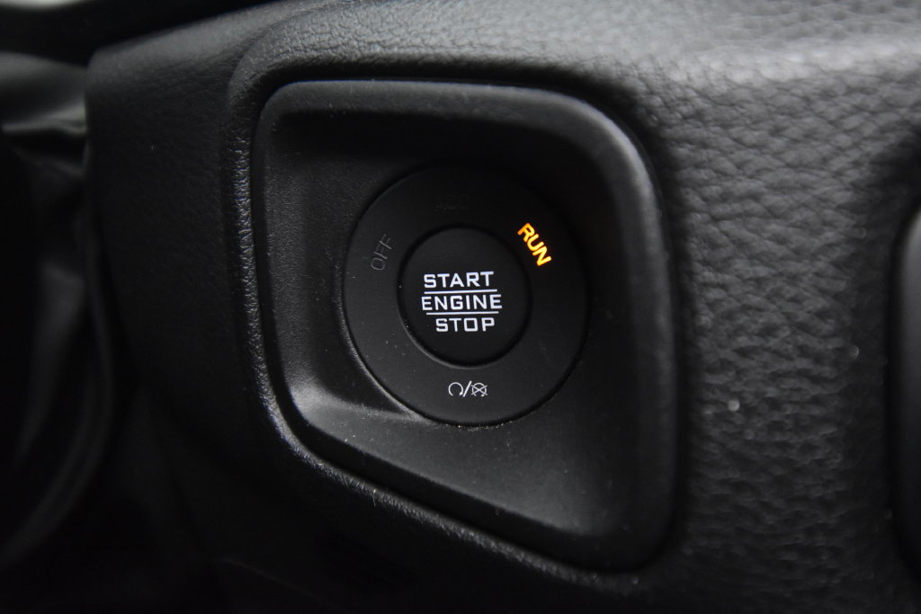 Used 2025 Jeep Wrangler Unlimited Sport AWD/4WD image 32