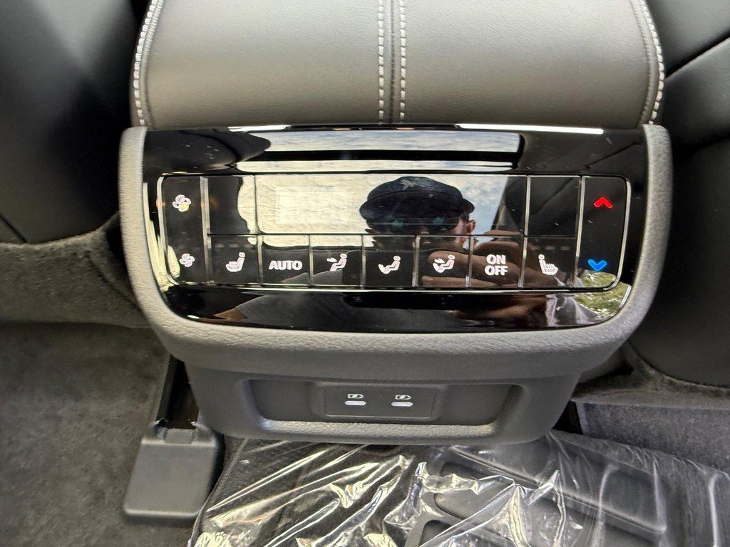New 2027 INFINITI QX60 Luxe FWD image 7